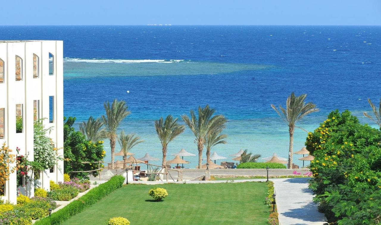 Royal Brayka Beach Resort Abu Dabbab Bagian luar foto