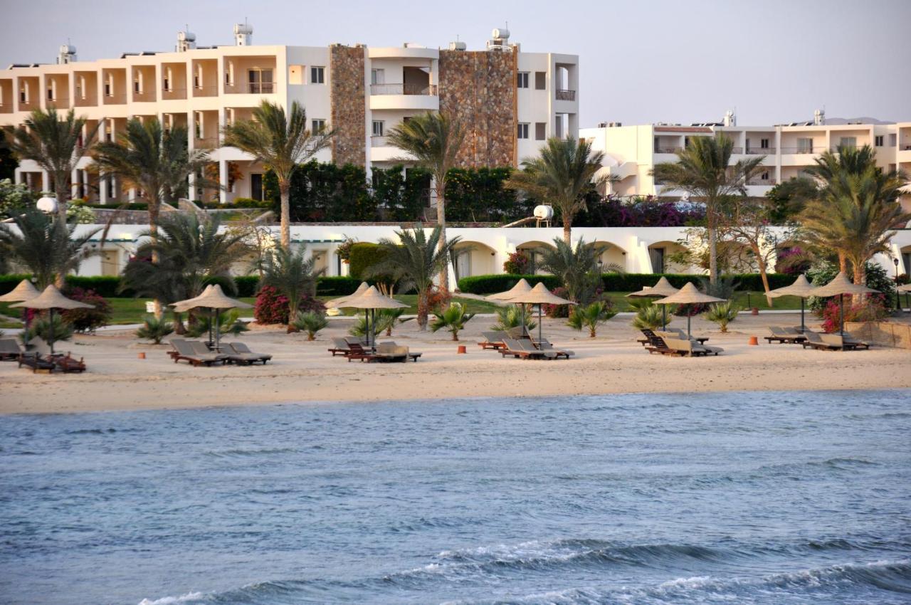 Royal Brayka Beach Resort Abu Dabbab Bagian luar foto