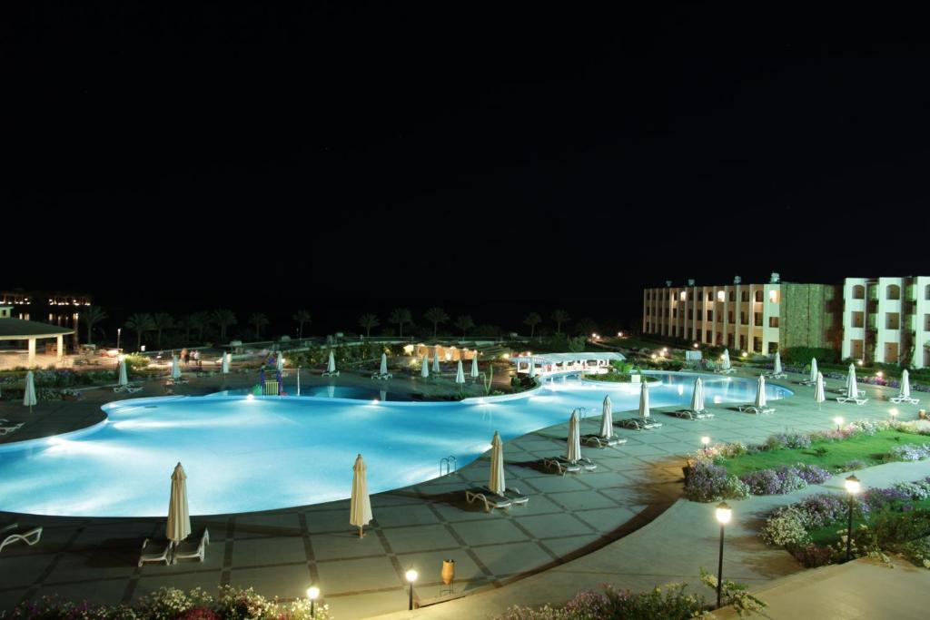 Royal Brayka Beach Resort Abu Dabbab Bagian luar foto