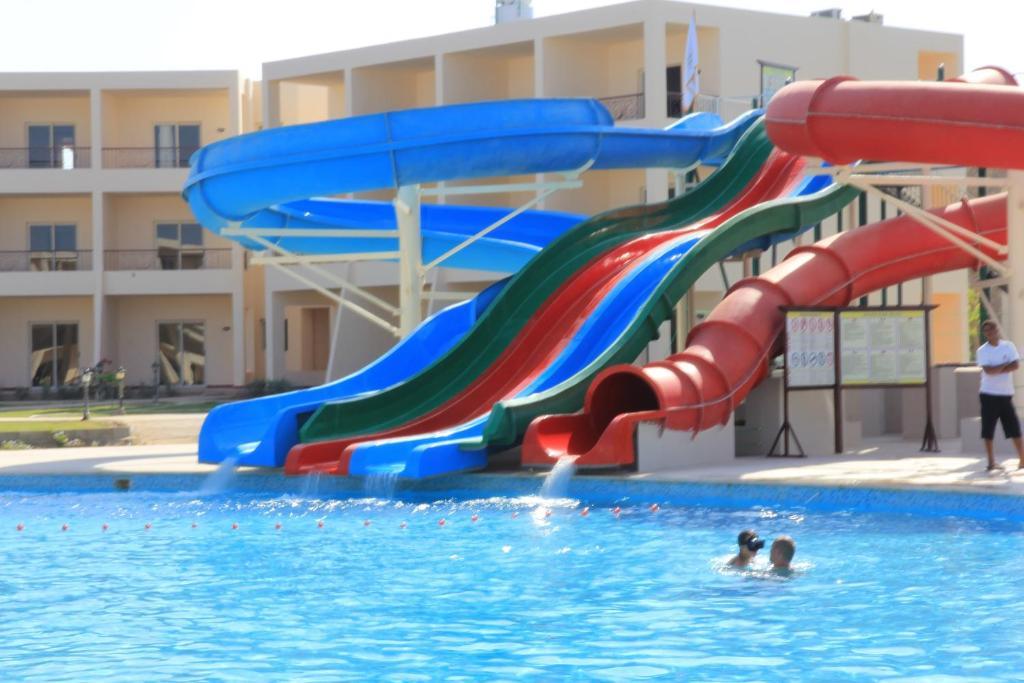 Royal Brayka Beach Resort Abu Dabbab Bagian luar foto