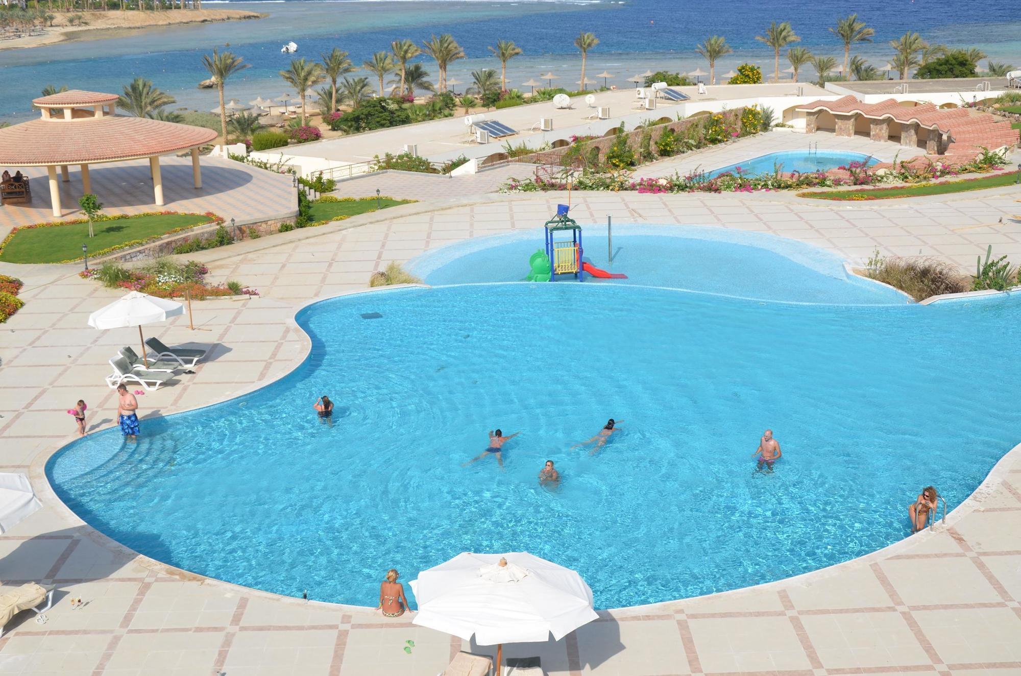 Royal Brayka Beach Resort Abu Dabbab Bagian luar foto