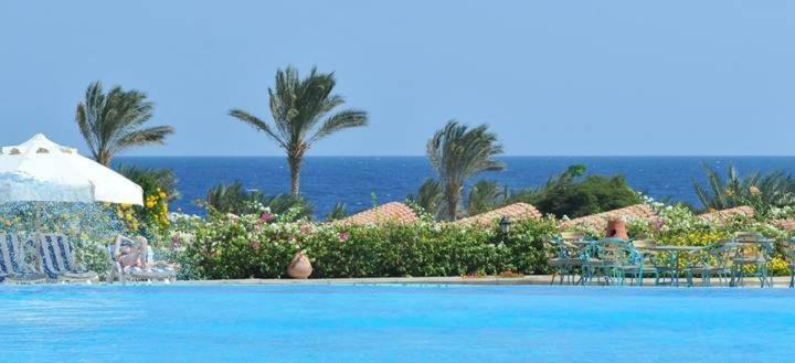 Royal Brayka Beach Resort Abu Dabbab Bagian luar foto